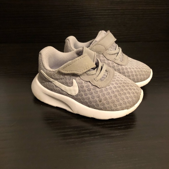 black nike baby shoes